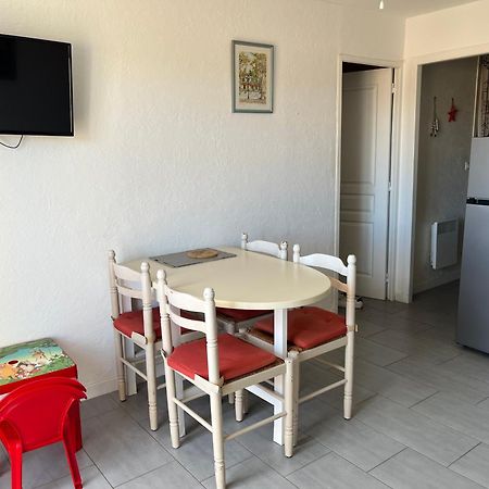 Appartement T2, 4 Personnes, Climatise, Avec Piscine, Village De La Mer La Londe-les-Maures Kültér fotó