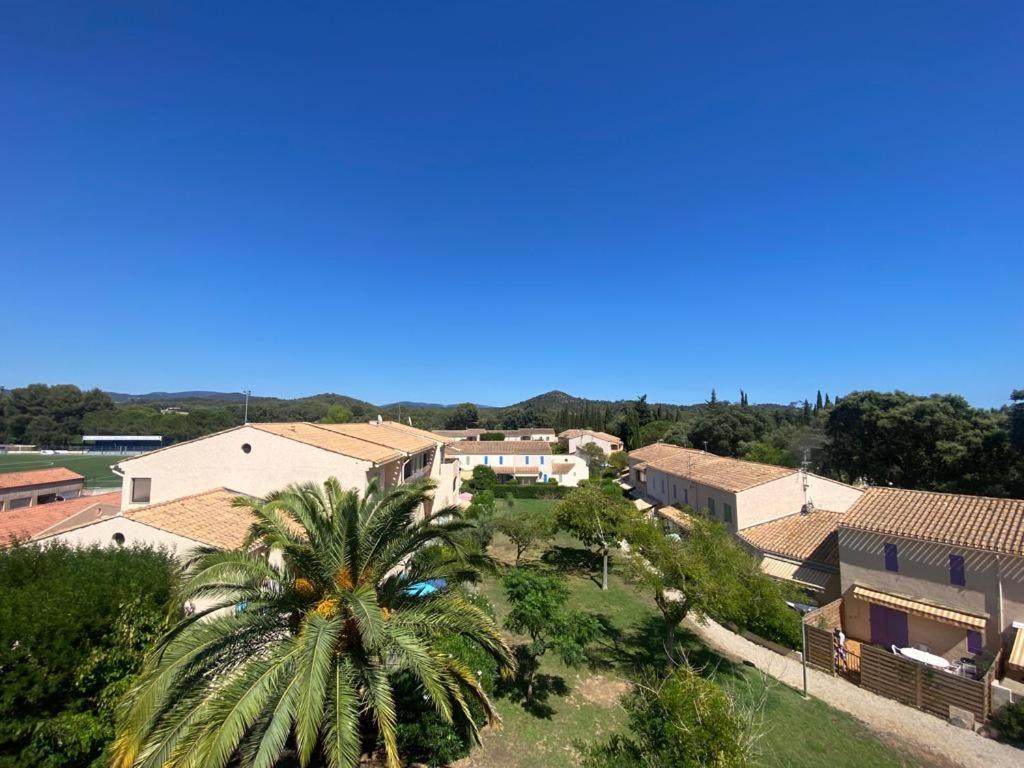 Appartement T2, 4 Personnes, Climatise, Avec Piscine, Village De La Mer La Londe-les-Maures Kültér fotó