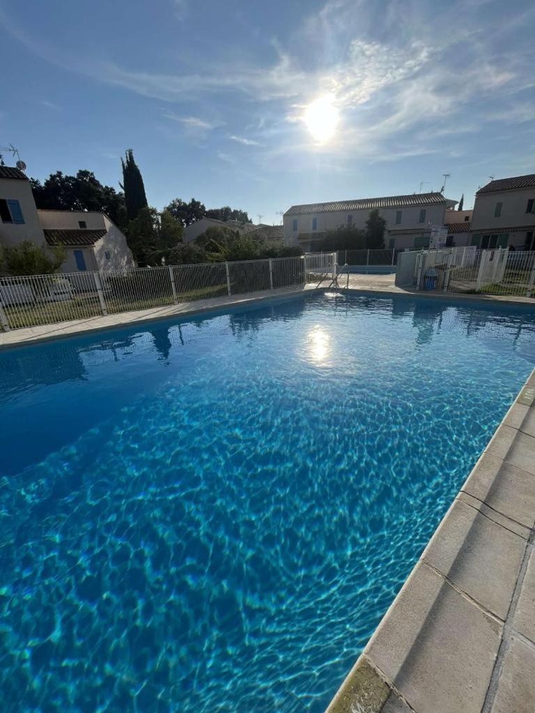 Appartement T2, 4 Personnes, Climatise, Avec Piscine, Village De La Mer La Londe-les-Maures Kültér fotó