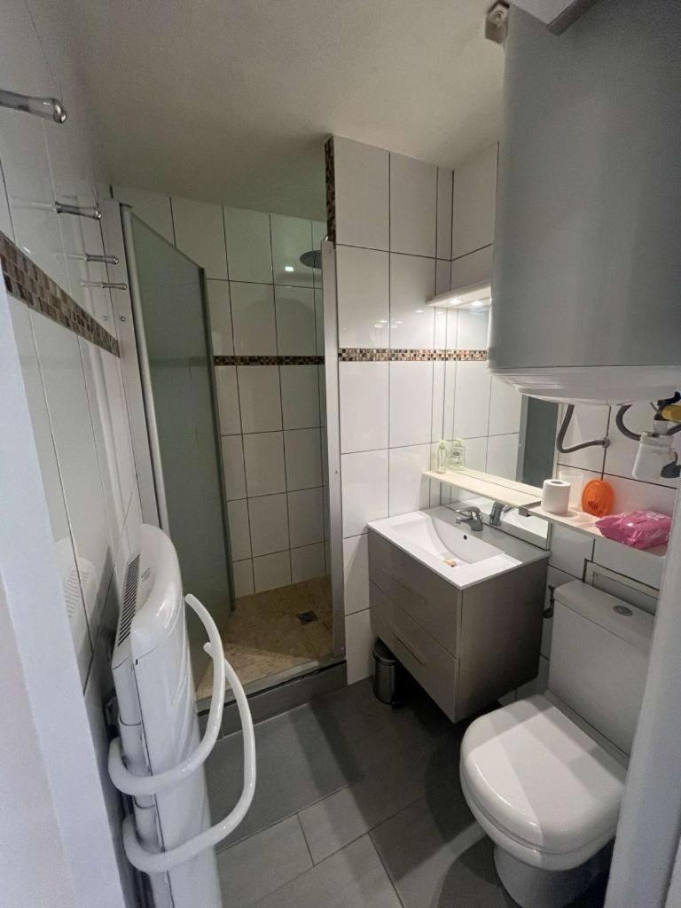 Appartement T2, 4 Personnes, Climatise, Avec Piscine, Village De La Mer La Londe-les-Maures Kültér fotó